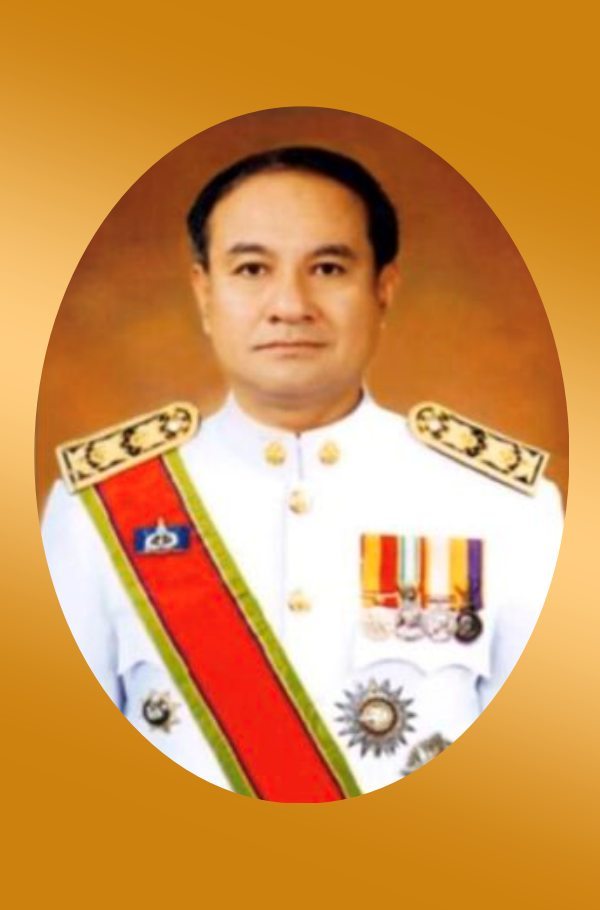 นายณรงค์ วุ่นชิ้ว ศิษย์เก่ารัฐศาสตร์มหาบัณทิต 2540 ผู้ว่าราชการจังหวัดภูเก็ต กระทรวงมหาดไทย