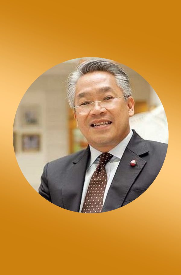 นายพิษณุ สุวรรณะชฎ สิงห์แดงรุ่น 31 เอกอัครราชทูตไทย กรุงลอนดอน สหราชอาณาจักร